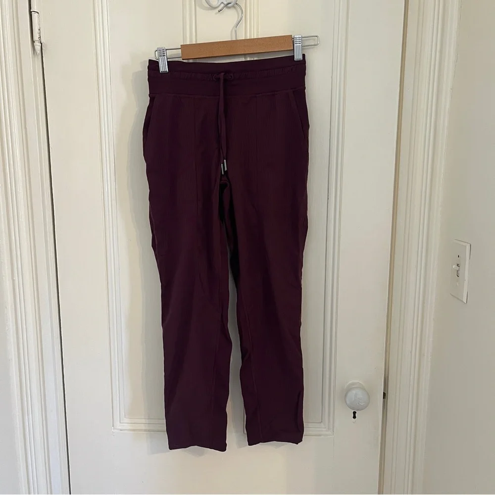 Lululemon EUC Dance Studio Crop Dark Adobe Sz 2 25